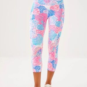 Lilly Pulitzer Weekender Luxletic 21”High Rise Leggings-Multi Roar Of The Seas
